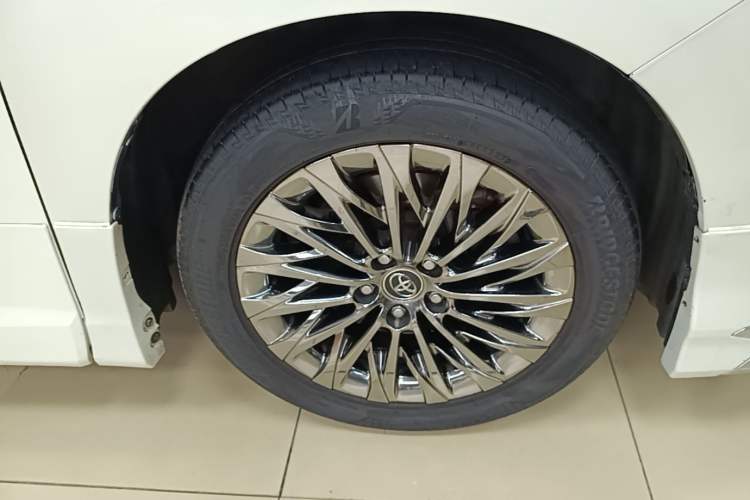 Used Toyota Alphard 2018 3.5L Prestige Edition Right Front Wheel Hub