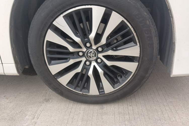 Used Toyota Alphard 2018 Revised Version 3.5L Premium Edition Right Front Wheel Hub