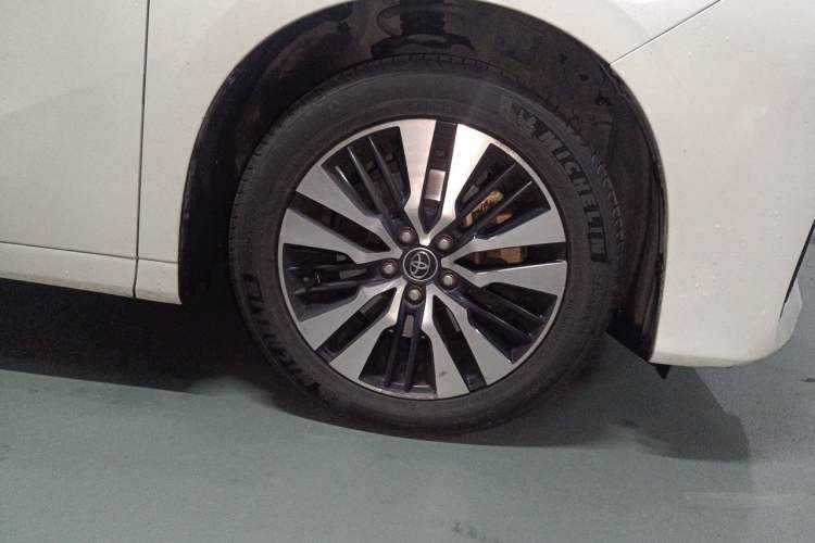 Used Toyota Alphard 2018 Revised Version 3.5L Luxury Edition Right Front Wheel Hub