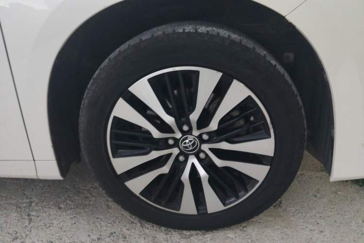 Used Toyota Alphard 2018 Revised Version 3.5L Luxury Edition Right Front Wheel Hub