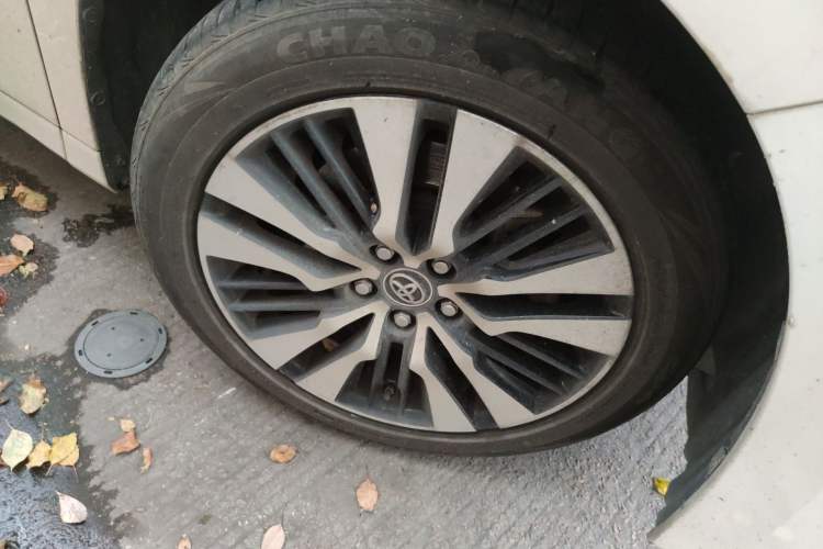 Used Toyota Alphard 2018 Revised Version 3.5L Luxury Edition Right Front Wheel Hub