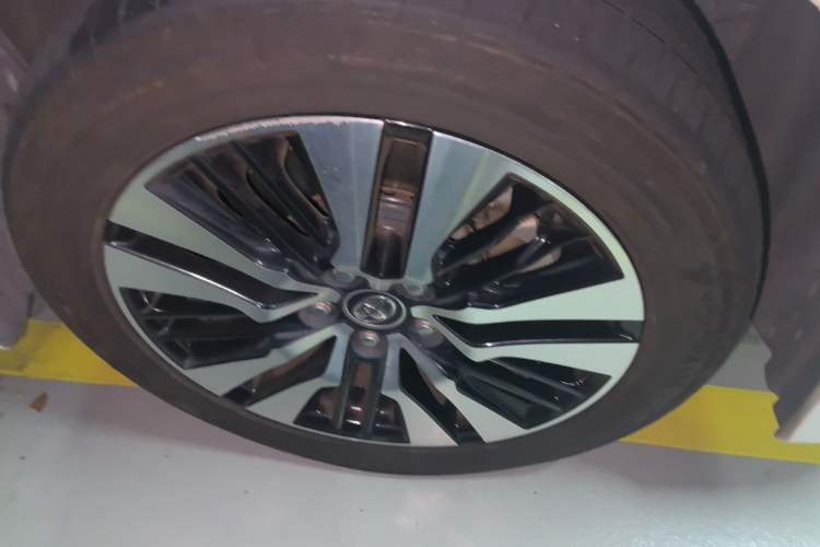 Used Toyota Alphard 2018 3.5L Prestige Edition Right Front Wheel Hub