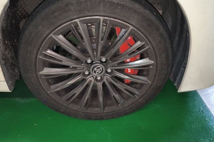 Used Toyota Alphard 2018 Revised Version 3.5L Premium Edition Right Front Wheel Hub