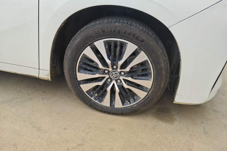 Used Toyota Alphard 2018 Revised Version 3.5L Premium Edition Right Front Wheel Hub