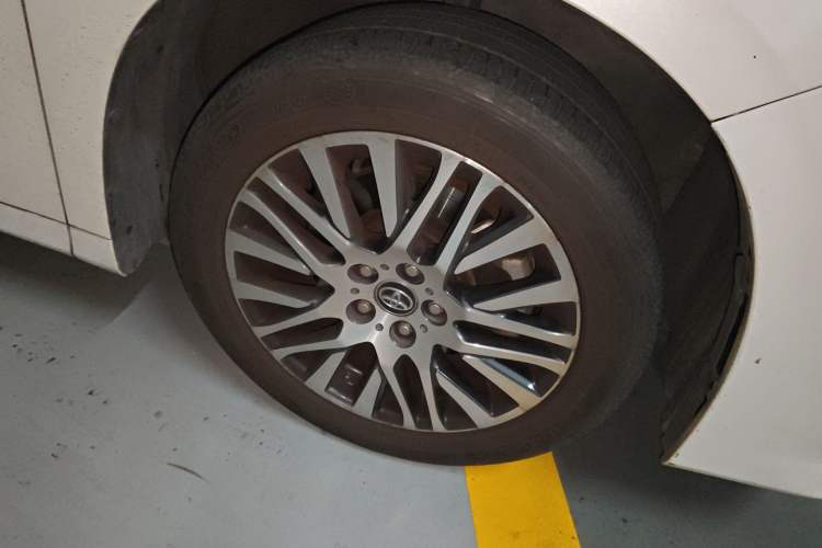 Used Toyota Alphard 2018 3.5L Prestige Edition Right Front Wheel Hub