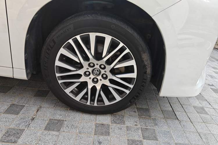 Used Toyota Alphard 2018 3.5L Luxury Edition Right Front Wheel Hub