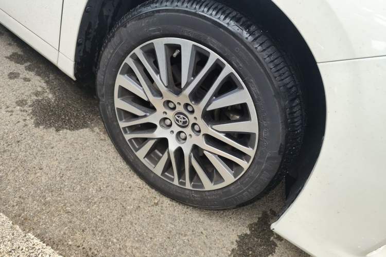 Used Toyota Alphard 2018 3.5L Prestige Edition Right Front Wheel Hub