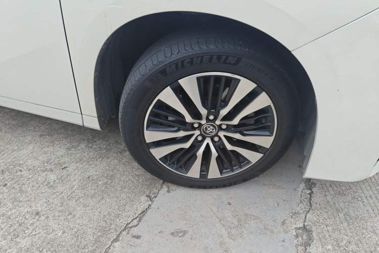Used Toyota Alphard 2018 Revised Version 3.5L Premium Edition Right Front Wheel Hub