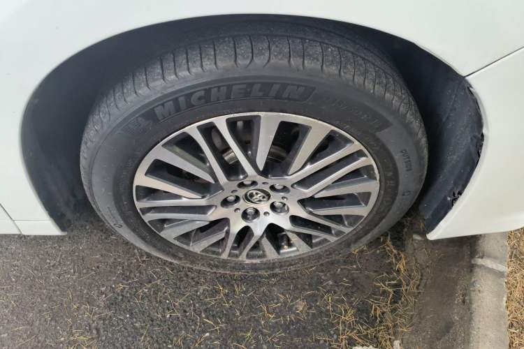 Used Toyota Alphard 2018 3.5L Luxury Edition Right Front Wheel Hub