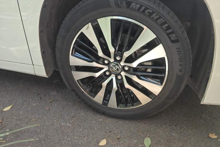 Used Toyota Alphard 2018 Revised Version 3.5L Luxury Edition Right Front Wheel Hub