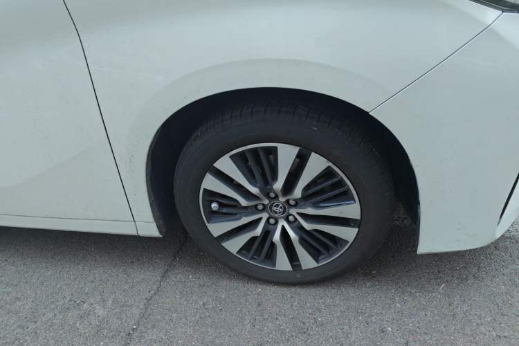 Used Toyota Alphard 2018 Revised Version 3.5L Premium Edition Right Front Wheel Hub