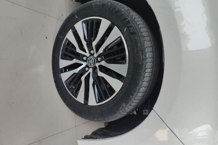 Used Toyota Alphard 2018 Revised Version 3.5L Premium Edition Right Front Wheel Hub