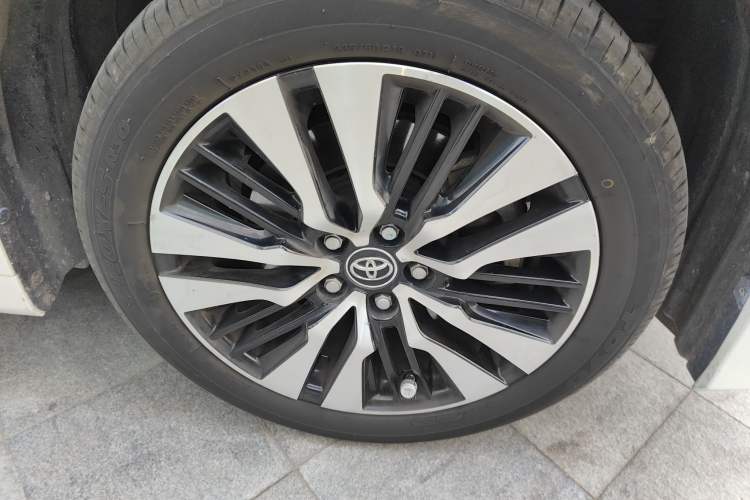 Used Toyota Alphard 2018 Revised Version 3.5L Premium Edition Right Front Wheel Hub
