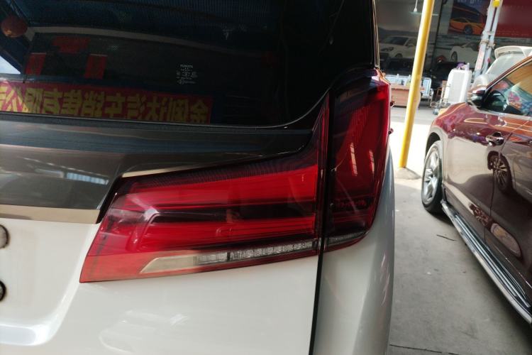 Used Toyota Alphard 2018 Revised Version 3.5L Luxury Edition Right Rear Taillight