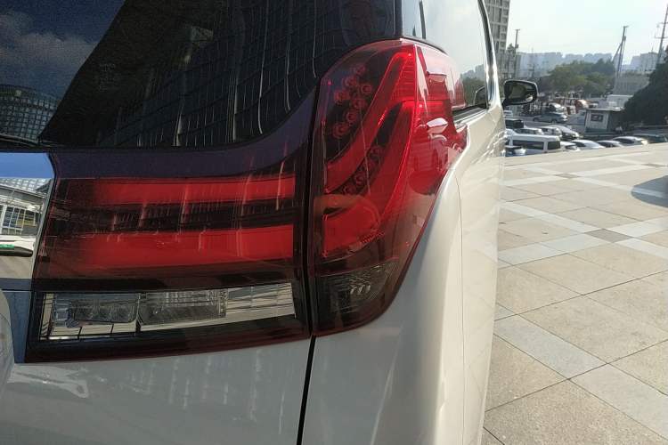 Used Toyota Alphard 2018 3.5L Prestige Edition Right Rear Taillight