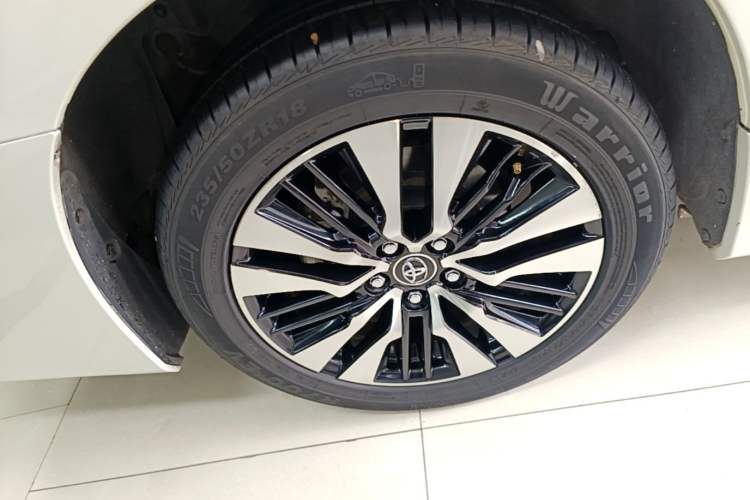Used Toyota Alphard 2018 Revised Version 3.5L Premium Edition Right Rear Wheel Hub