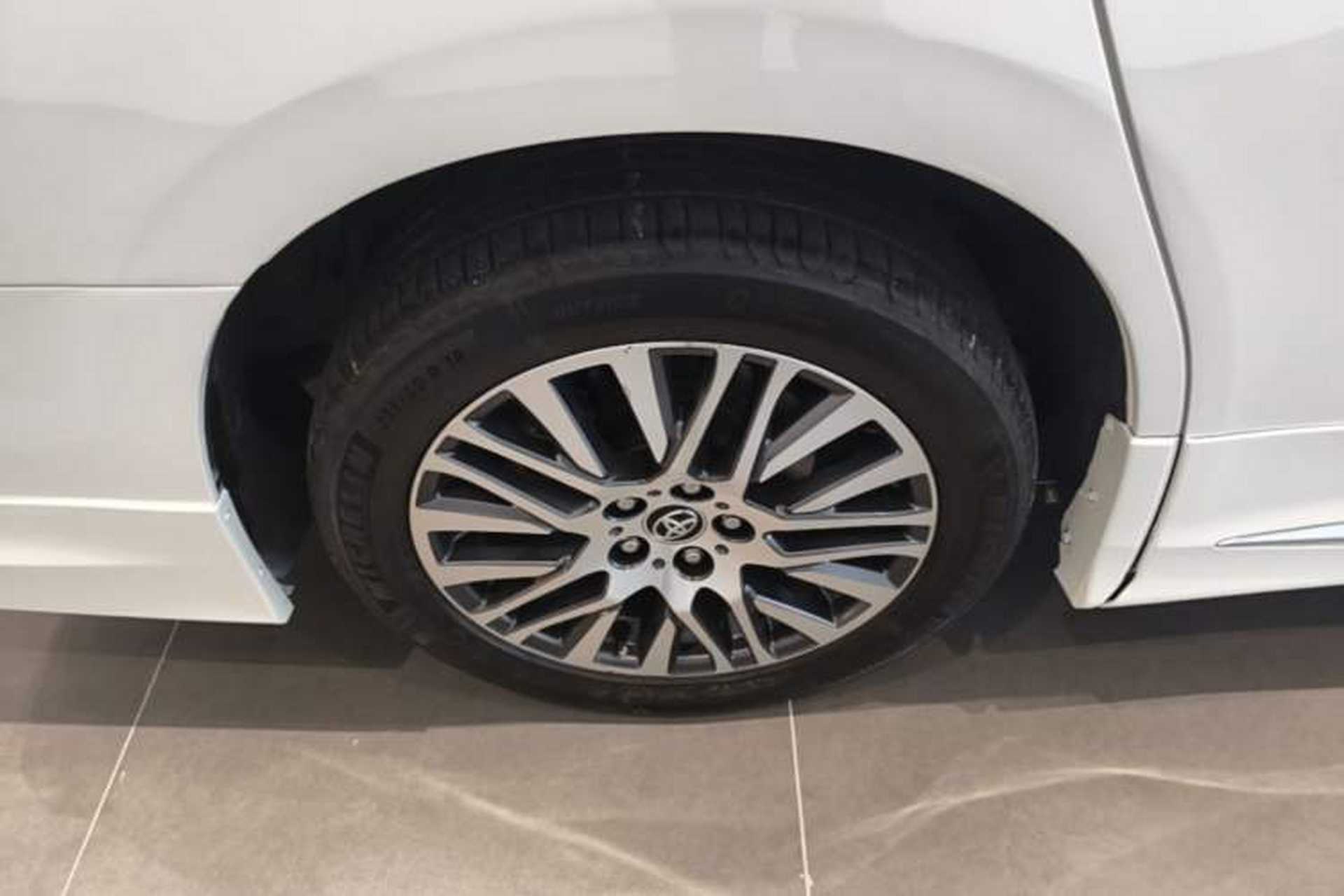 Used Toyota Alphard 2018 3.5L Prestige Edition Right Rear Wheel Hub