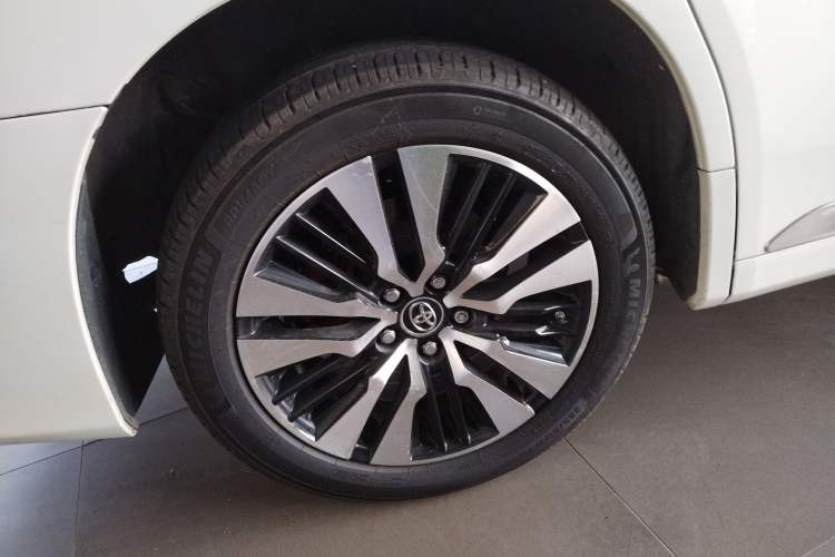 Used Toyota Alphard 2018 Revised Version 3.5L Premium Edition Right Rear Wheel Hub