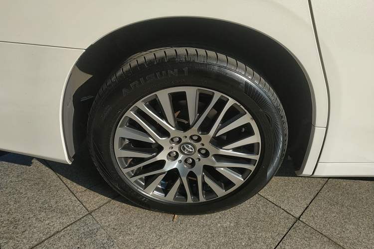 Used Toyota Alphard 2018 3.5L Prestige Edition Right Rear Wheel Hub