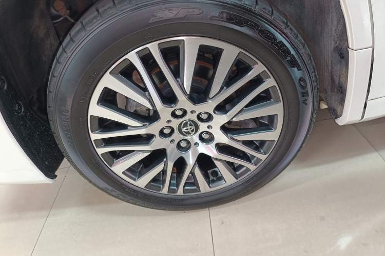 Used Toyota Alphard 2018 3.5L Prestige Edition Right Rear Wheel Hub