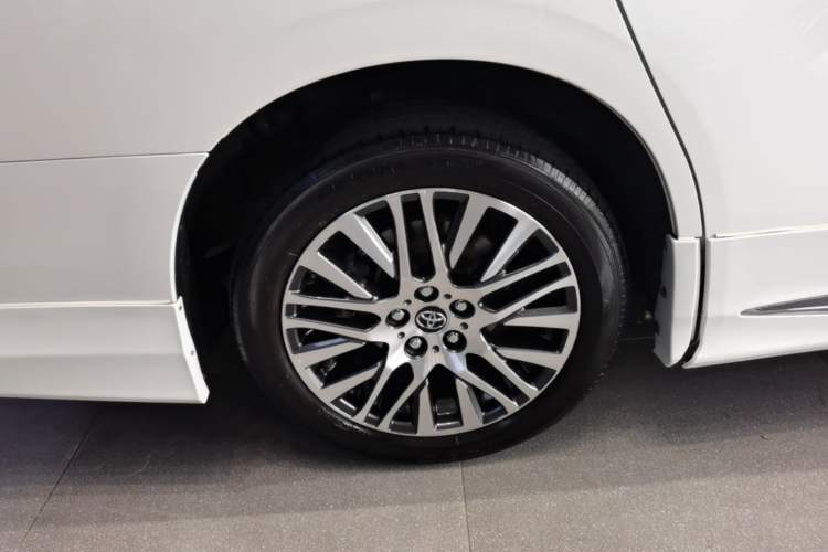 Used Toyota Alphard 2018 3.5L Luxury Edition Right Rear Wheel Hub
