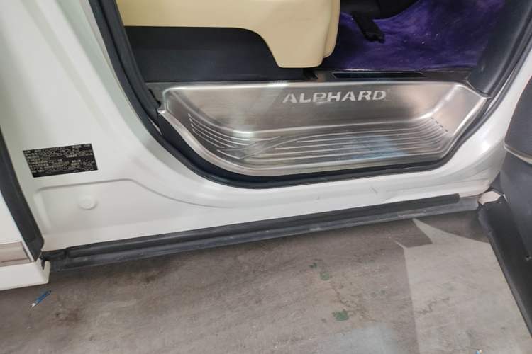 Used Toyota Alphard 2018 Revised Version 3.5L Luxury Edition Right Side Sill