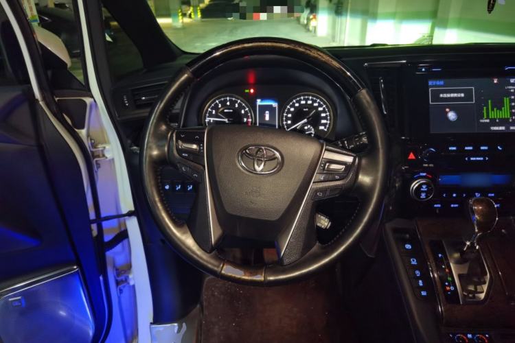 Used Toyota Alphard 2018 Revised Version 3.5L Premium Edition Steering Wheel