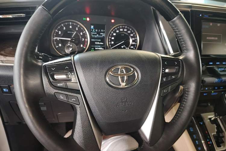 Used Toyota Alphard 2018 Revised Version 3.5L Premium Edition Steering Wheel