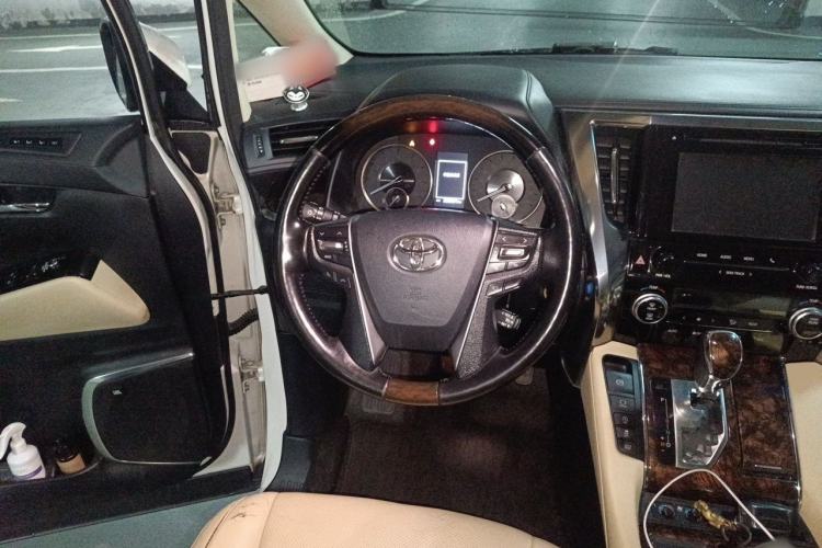 Used Toyota Alphard 2018 Revised Version 3.5L Luxury Edition Steering Wheel