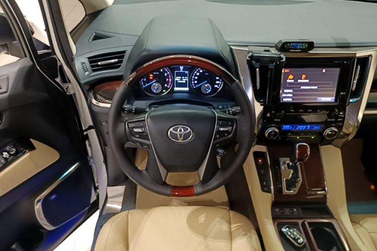 Used Toyota Alphard 2018 3.5L Luxury Edition Steering Wheel