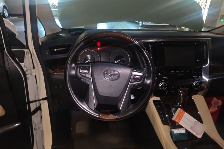 Used Toyota Alphard 2018 Revised Version 3.5L Luxury Edition Steering Wheel
