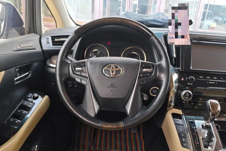 Used Toyota Alphard 2018 Revised Version 3.5L Premium Edition Steering Wheel