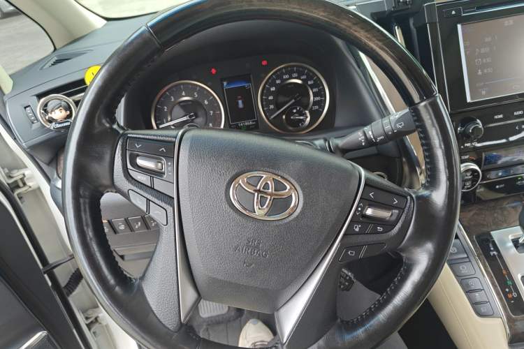 Used Toyota Alphard 2018 Revised Version 3.5L Premium Edition Steering Wheel