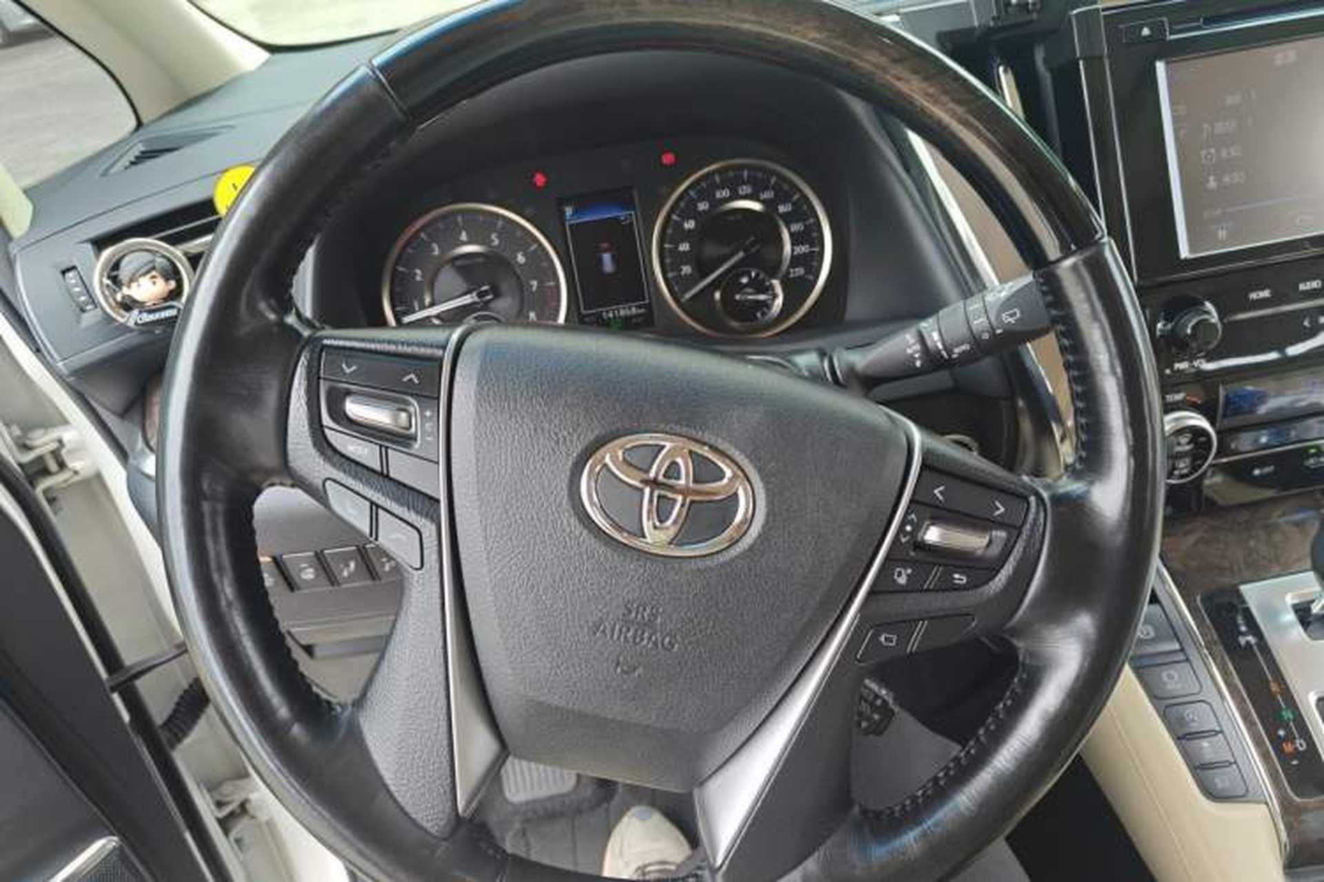 Used Toyota Alphard 2018 Revised Version 3.5L Premium Edition Steering Wheel