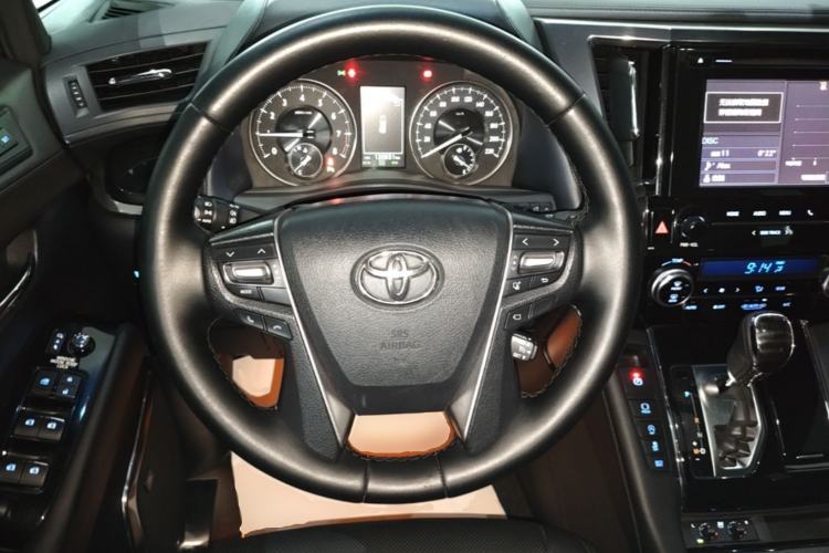 Used Toyota Alphard 2018 Revised Version 3.5L Premium Edition Steering Wheel
