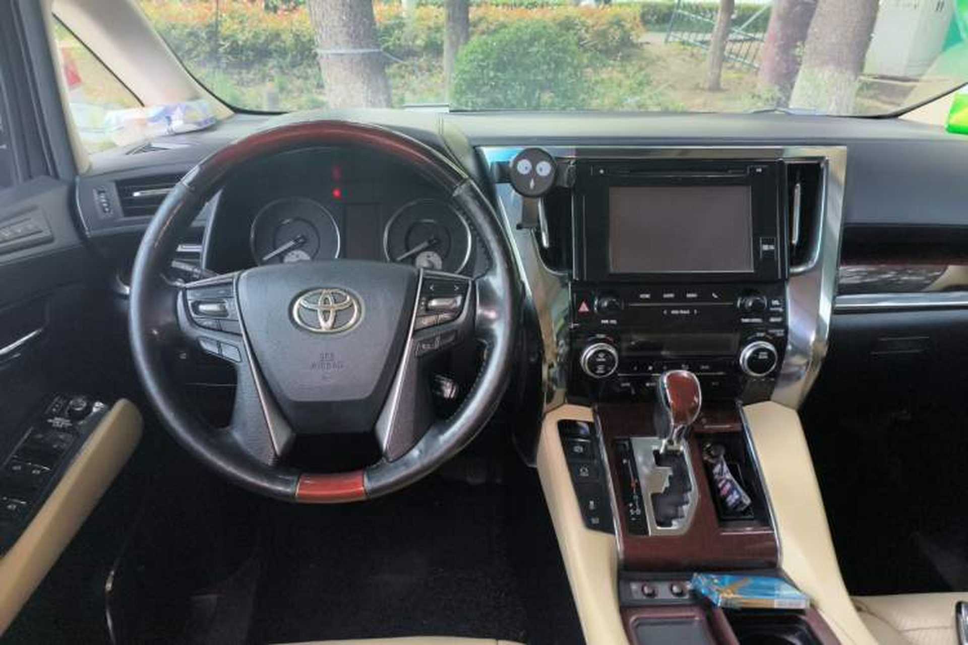 Used Toyota Alphard 2018 3.5L Luxury Edition Steering Wheel