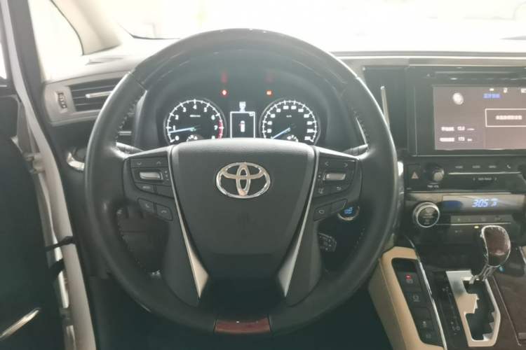 Used Toyota Alphard 2018 3.5L Luxury Edition Steering Wheel