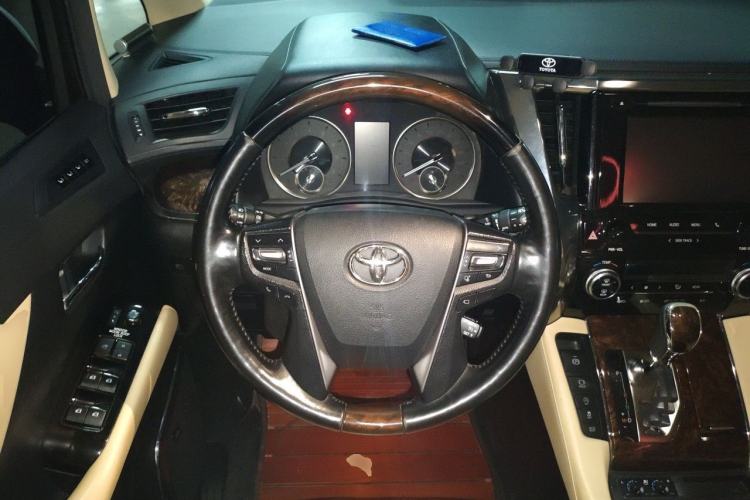 Used Toyota Alphard 2018 Revised Version 3.5L Luxury Edition Steering Wheel