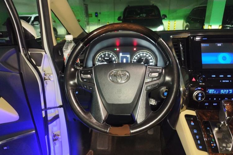 Used Toyota Alphard 2018 Revised Version 3.5L Luxury Edition Steering Wheel