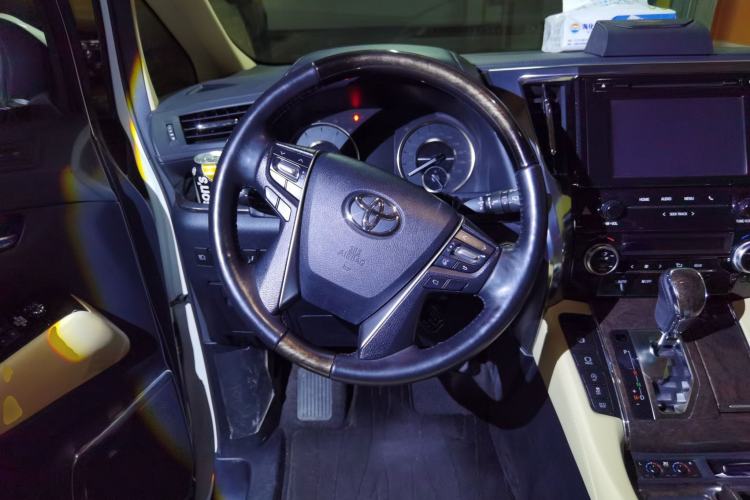 Used Toyota Alphard 2018 Revised Version 3.5L Premium Edition Steering Wheel