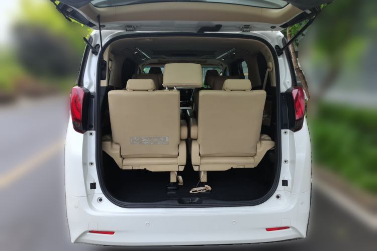 Used Toyota Alphard 2018 3.5L Luxury Edition Trunk