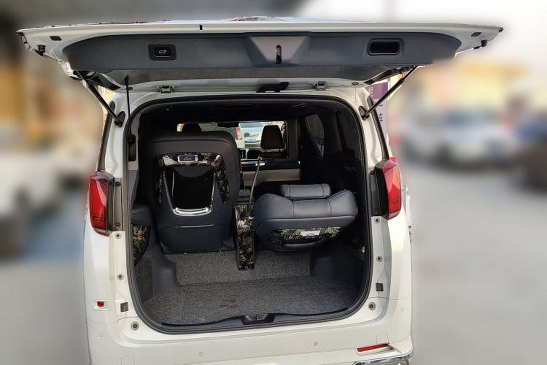 Used Toyota Alphard 2018 Revised Version 3.5L Luxury Edition Trunk