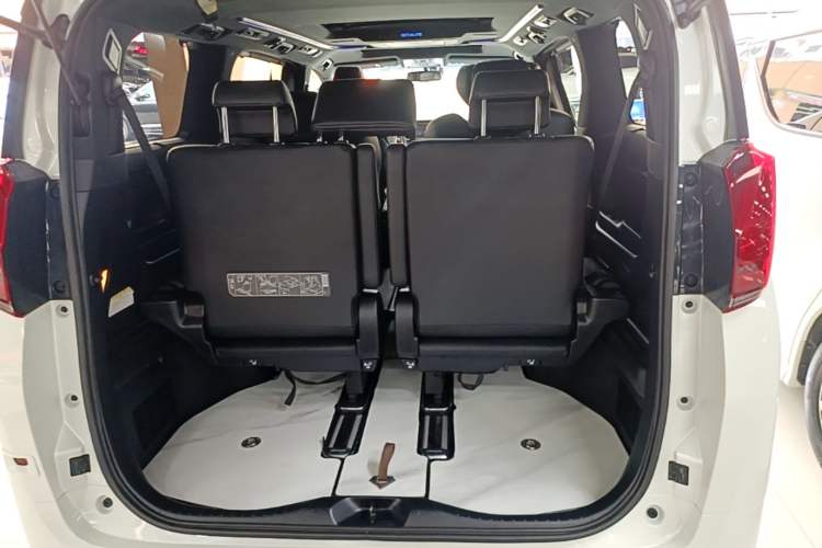 Used Toyota Alphard 2018 Revised Version 3.5L Premium Edition Trunk