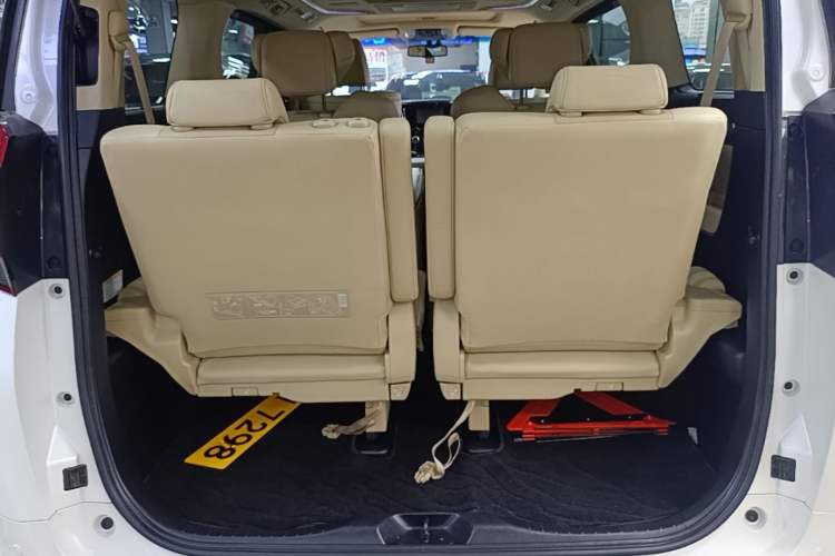 Used Toyota Alphard 2018 3.5L Prestige Edition Trunk