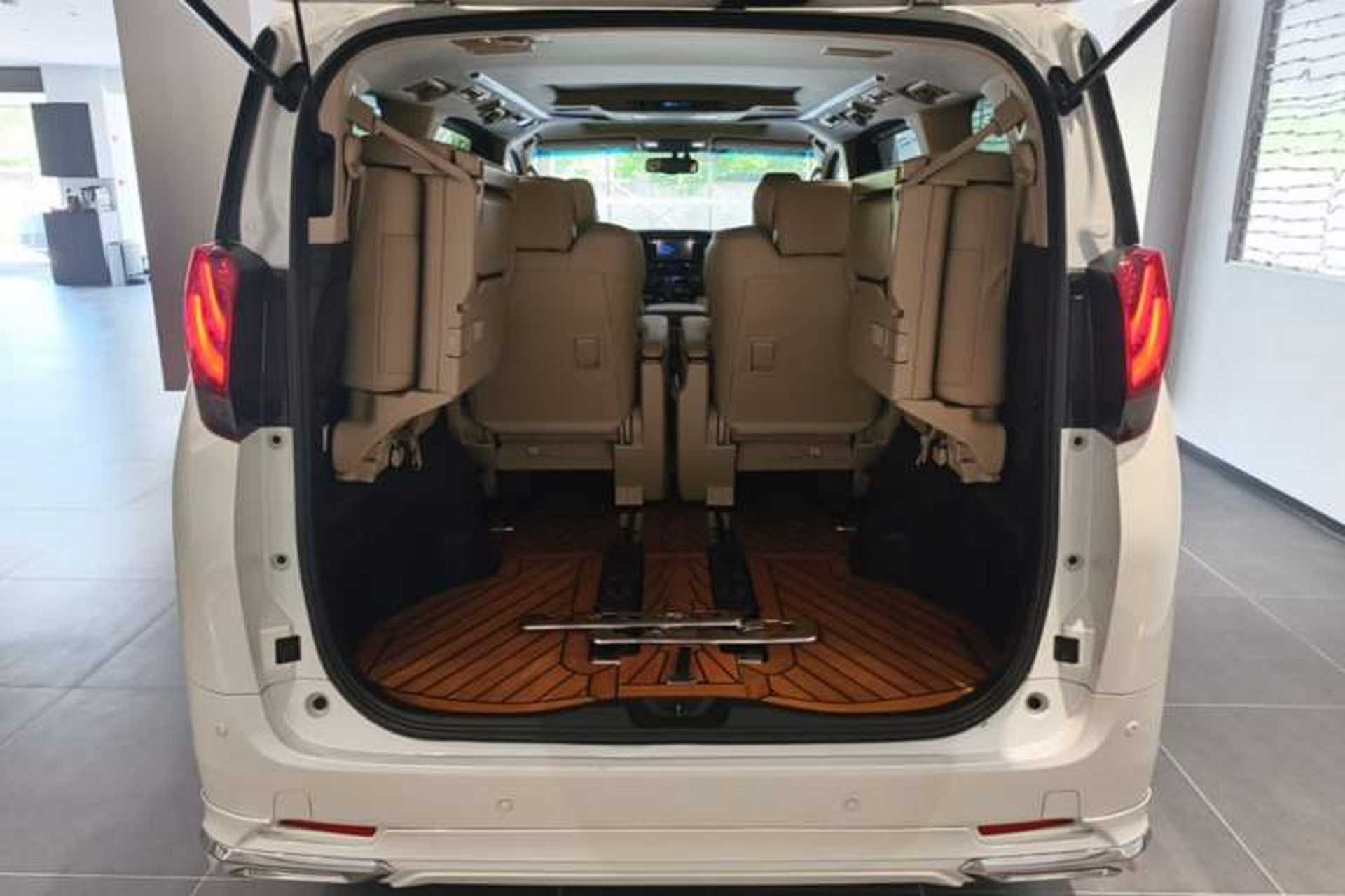 Used Toyota Alphard 2018 3.5L Prestige Edition Trunk