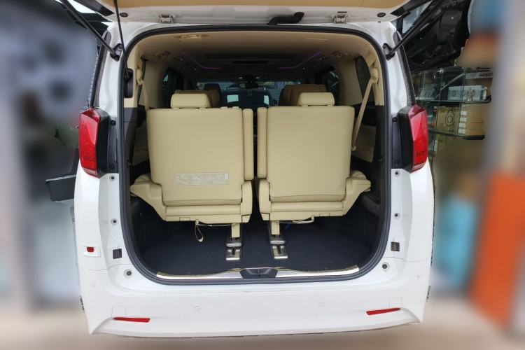 Used Toyota Alphard 2018 3.5L Luxury Edition Trunk