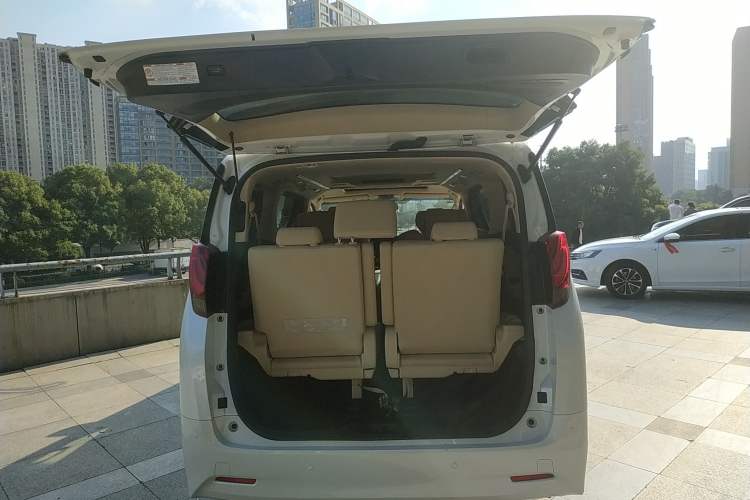 Used Toyota Alphard 2018 3.5L Prestige Edition Trunk