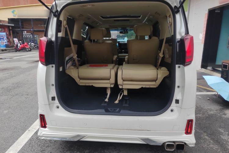 Used Toyota Alphard 2018 3.5L Luxury Edition Trunk