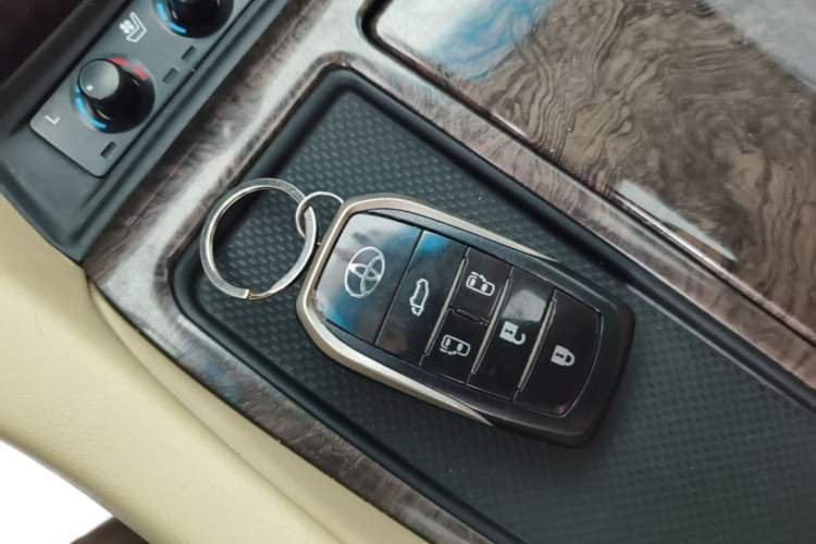 Used Toyota Alphard 2018 Revised Version 3.5L Premium Edition Vehicle Key