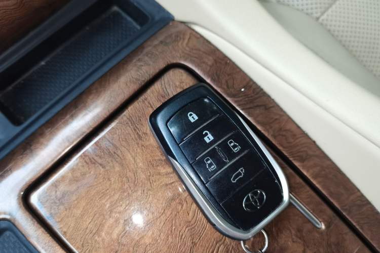Used Toyota Alphard 2018 3.5L Luxury Edition Vehicle Key